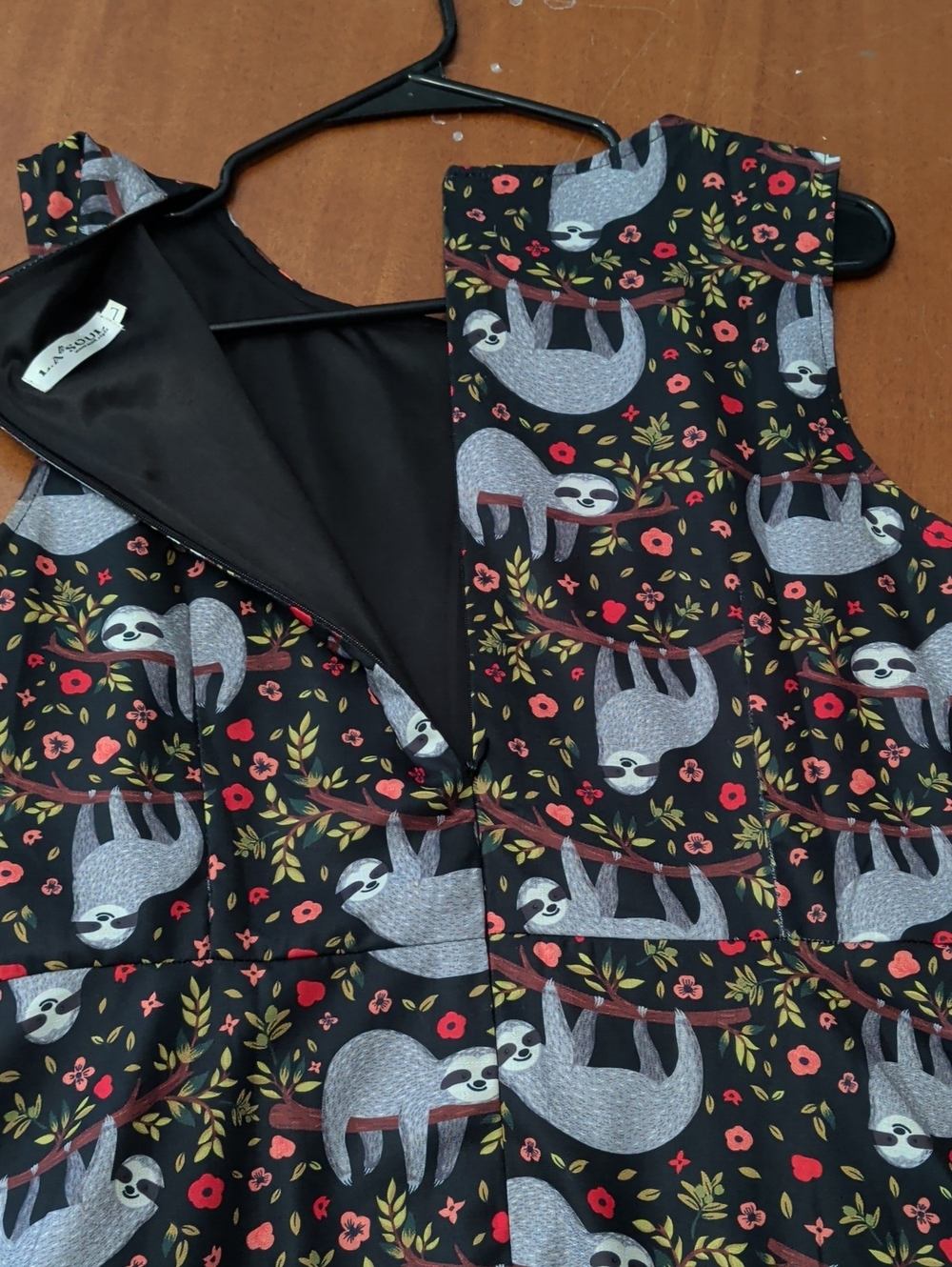 Sloth Dress Pockets - Picture 6 of 6